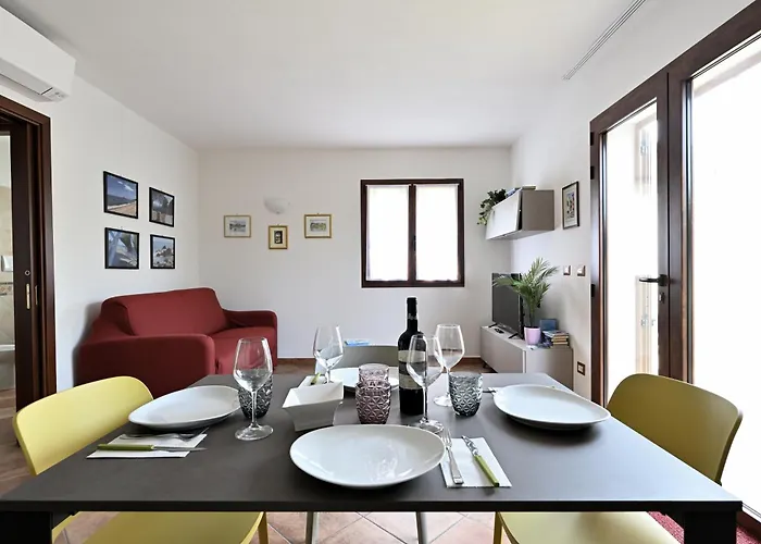 Vicino Al Mare Bacu E Ludu B *